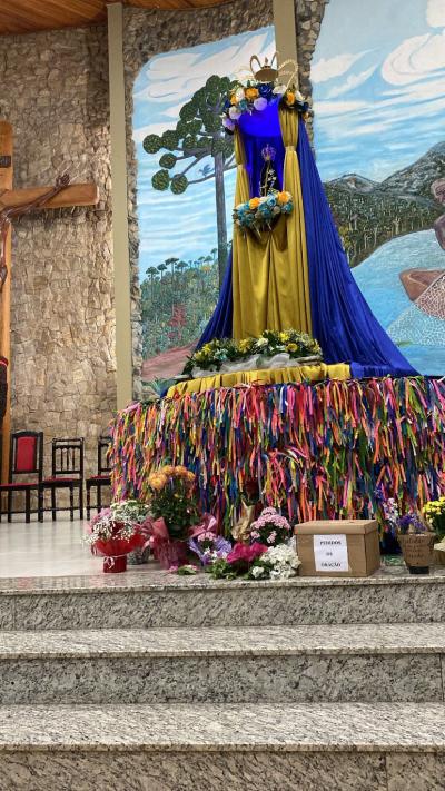 Padre Joaquim preside o oitavo dia da Novena em honra a Nossa Senhora Aparecida em Laranjeiras do Sul